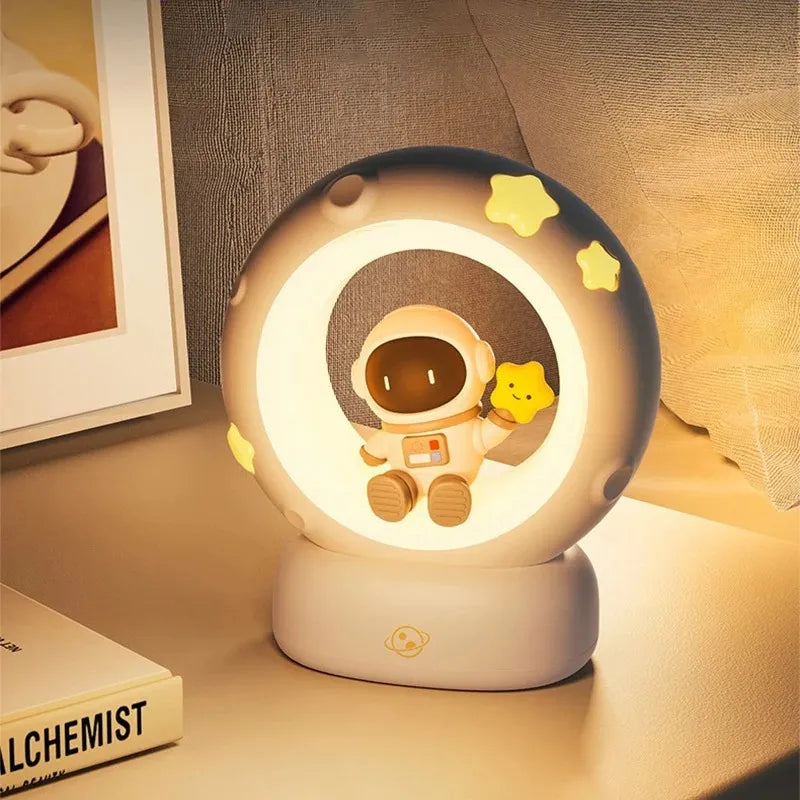 Luminária De Mesa Abajur astronauta - Recarregável - USB